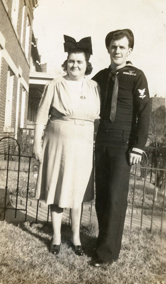 AC54 Original Vintage Photo MILITARY MAN UNIFORM, WOMAN BIG BOW c 1940\'s