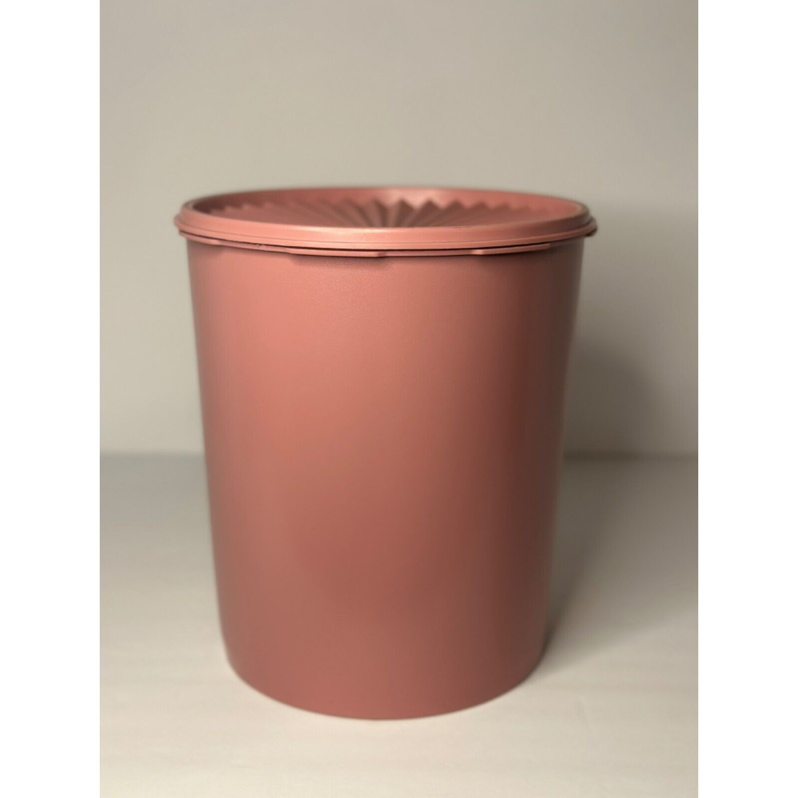 VTG Tupperware Pin Dusty Rose Mauve Pink Large Kitchen Storage Container #1339-3
