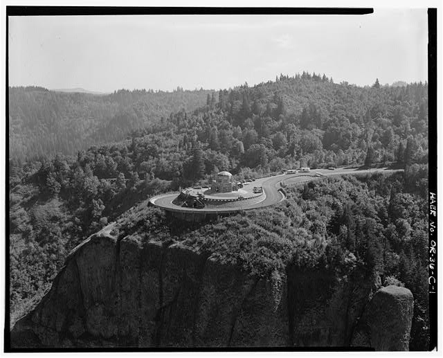 Photo:Crown Point Oregon 1910s Vista House Columbia River Highway Viaduct