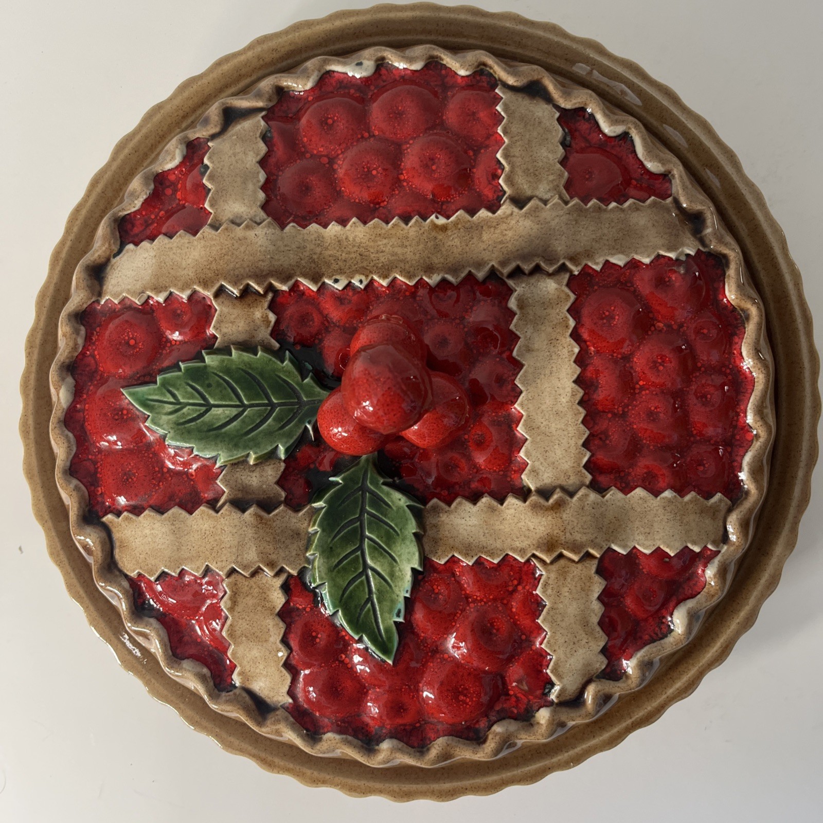 Sanor Ceramica Cherry Pie Serving Dish Portugal Decorative Cherry Cover 12\