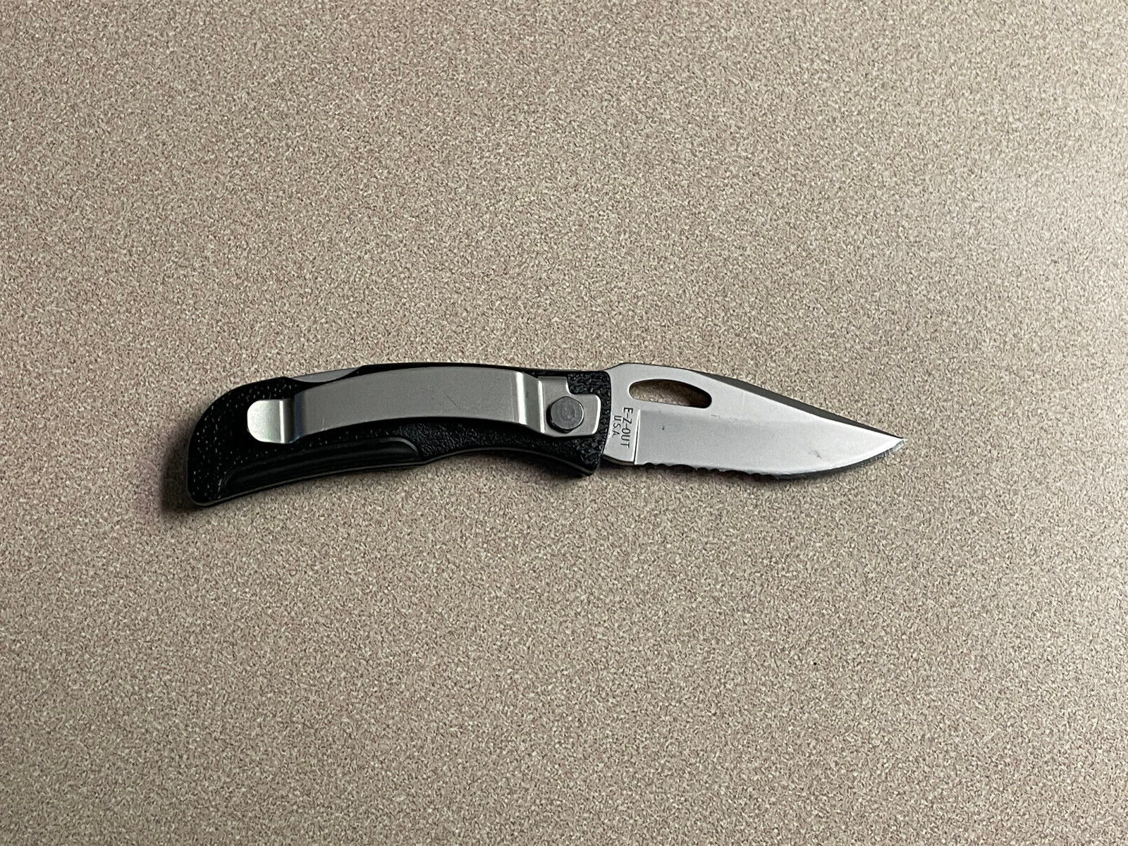 Gerber USA 425 EZ Out Jr. Combo Edge Lockback Folding Knife Black Pocketknife 