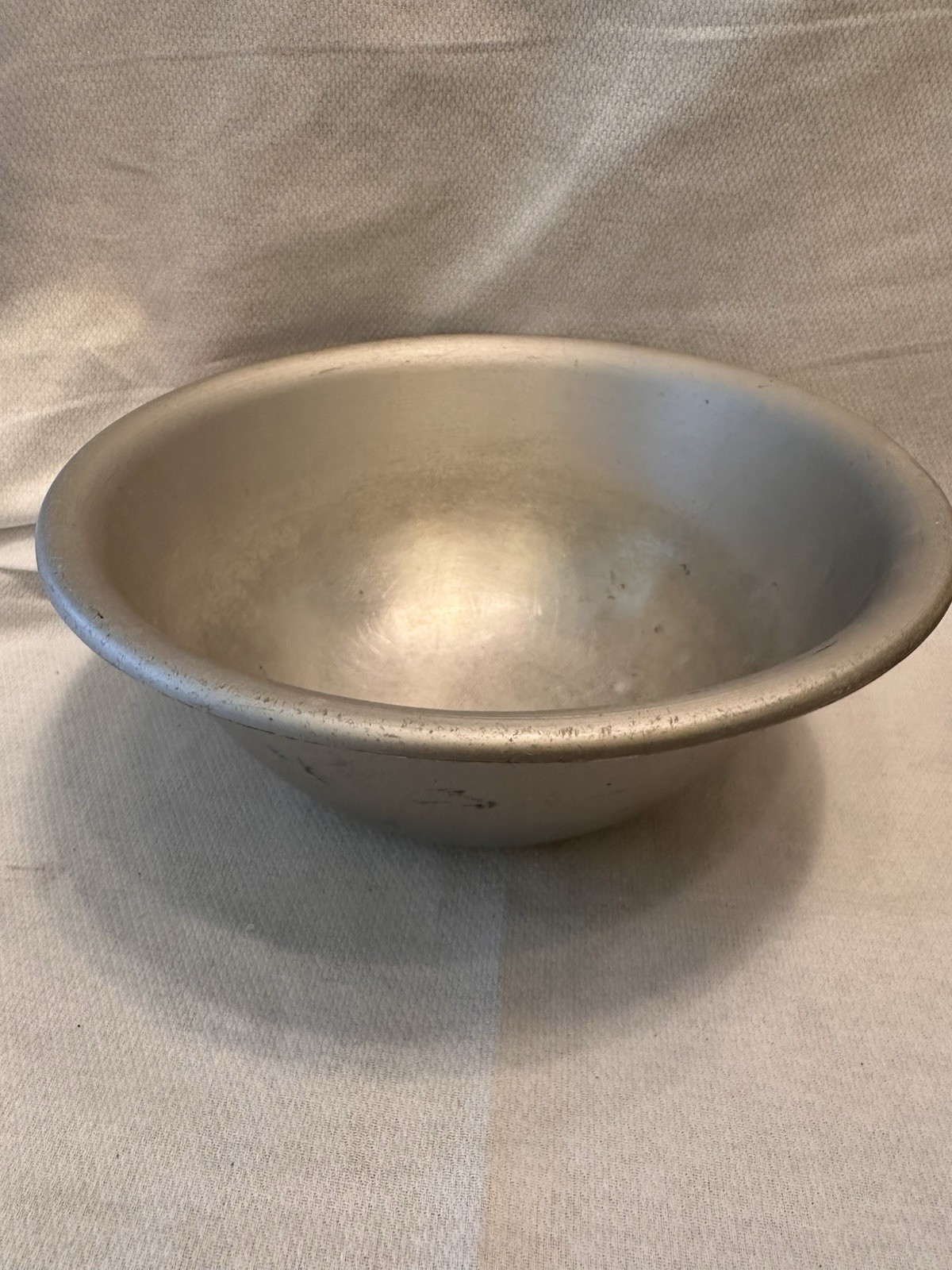 Vintage Wear-Ever Aluminum Mixing Bowl No. 452 1/2 Retro 2 Qt Kitchen Decor