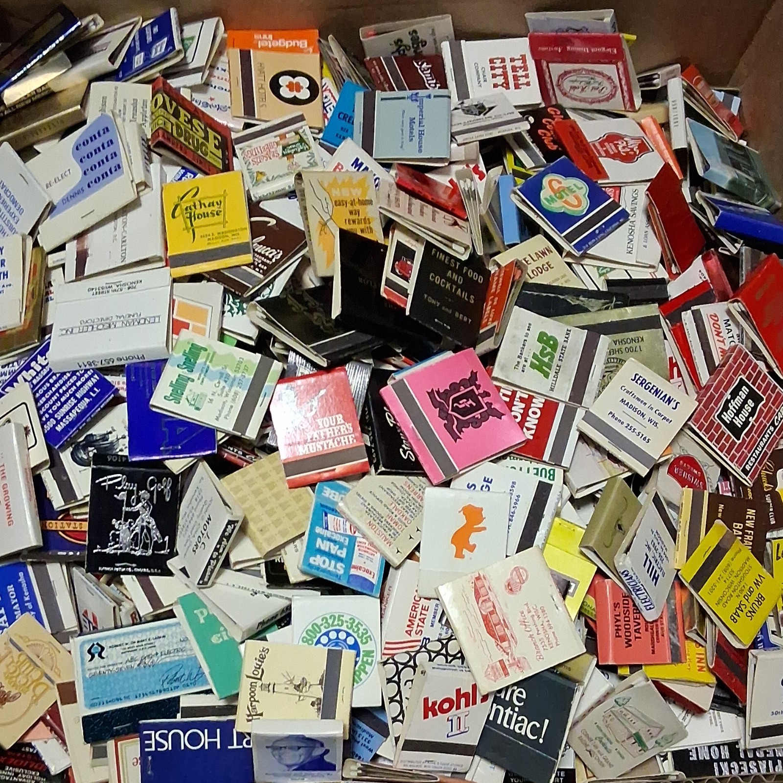 50 UNSTRUCK VINTAGE MATCHBOOKS Ass'd Lot Collectible Bar / Hotel / Ads /politics