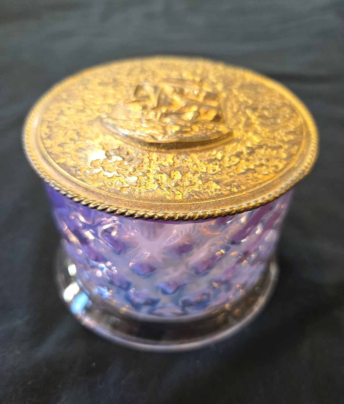 Louis C. Tiffany Furnaces Inc. Favrille 136 Dresser / Trinket Jar Amazing Glass Louis C. Tiffany Furnaces Inc. Favrille 136 Dresser / Trinket Jar Amazing Glass