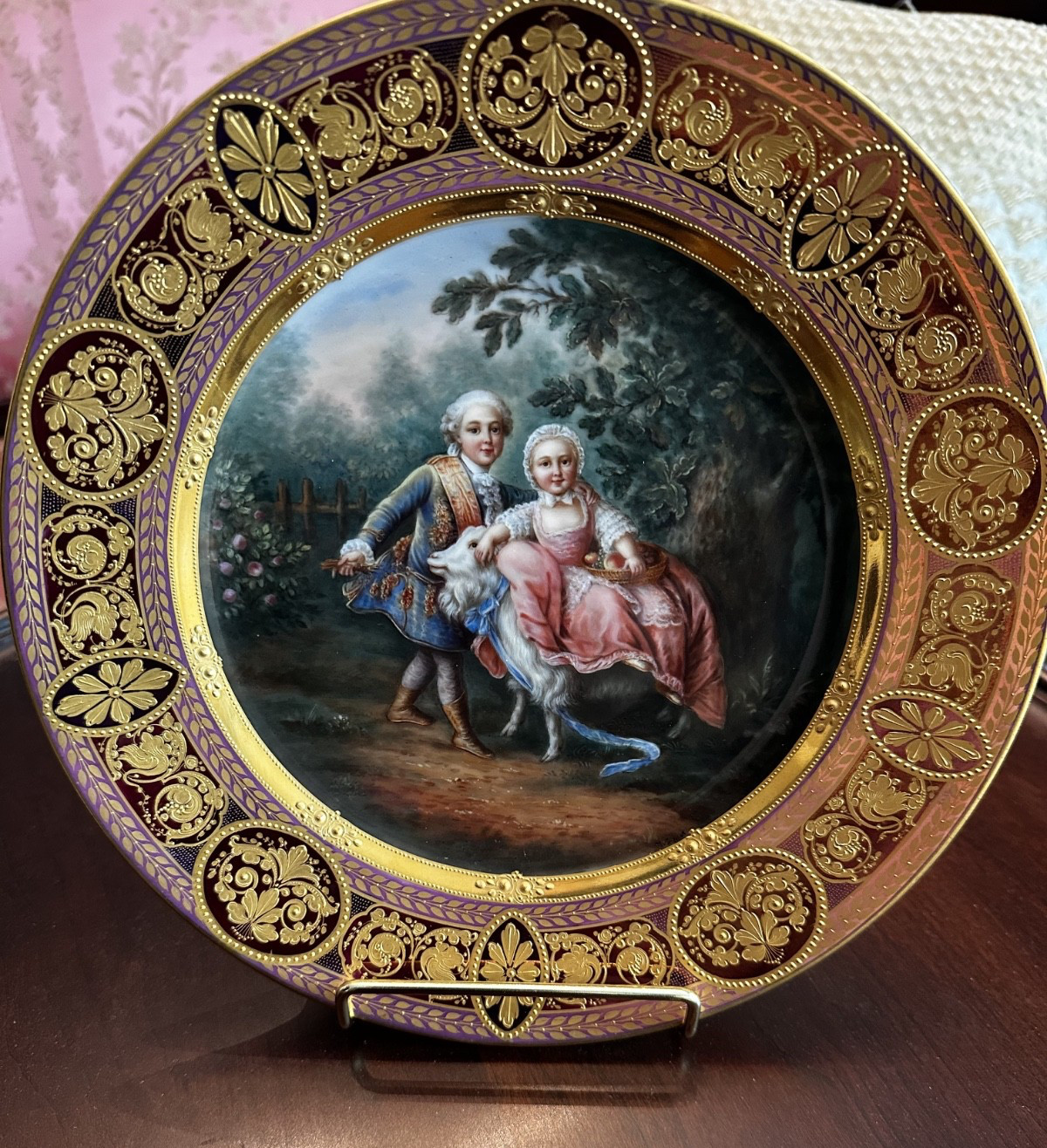 HUTSCHENREUTHER ROYAL VIENNA PLATE SIGNED BY WAGNER 