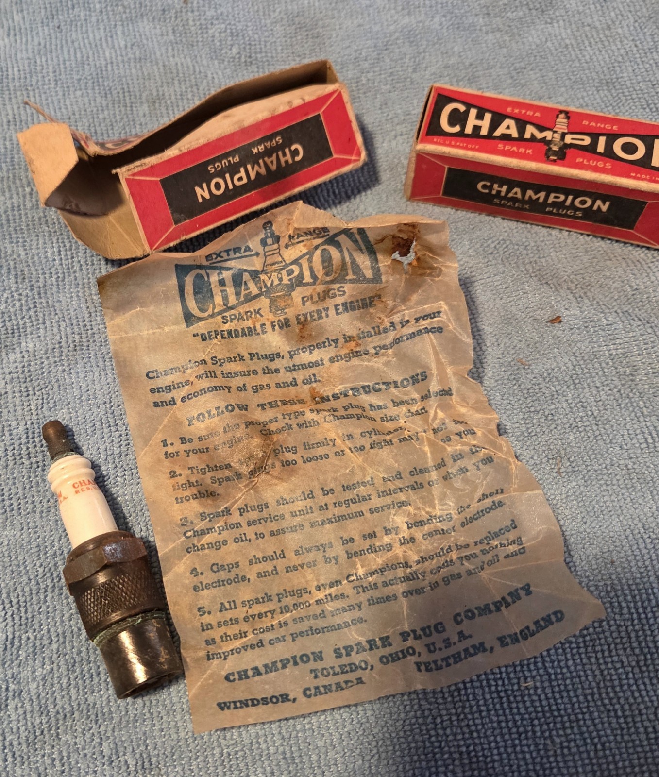 Two Vintage Champion H-9 COM 14mm 13/16 HEX Spark Plug In Original Boxes NOS