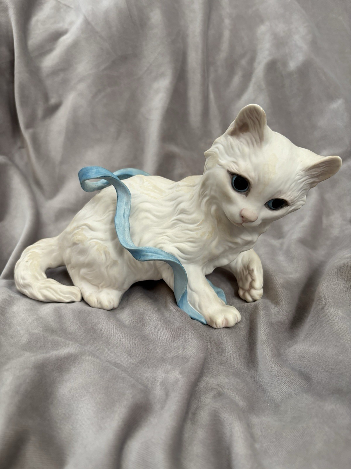 CYBIS BISQUE (PARIAN) PORCELAIN KITTEN WITH BLUE RIBBON, 1967, MINT CONDITION
