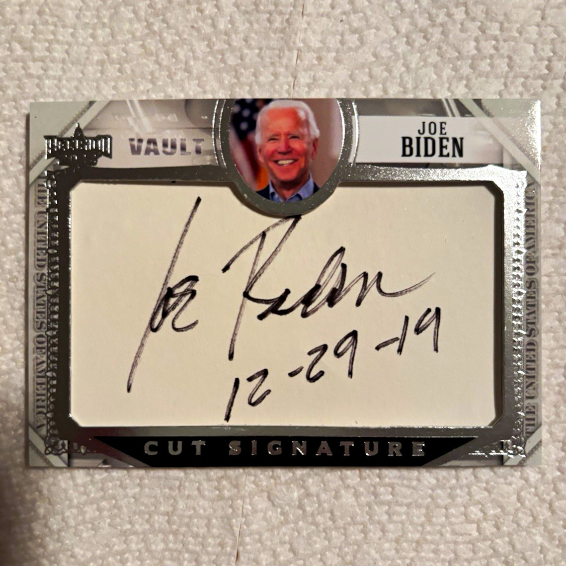 Decision 2022 Joe Biden Vault Cut Signature Cut Auto Card #CS-JB Limited Ed