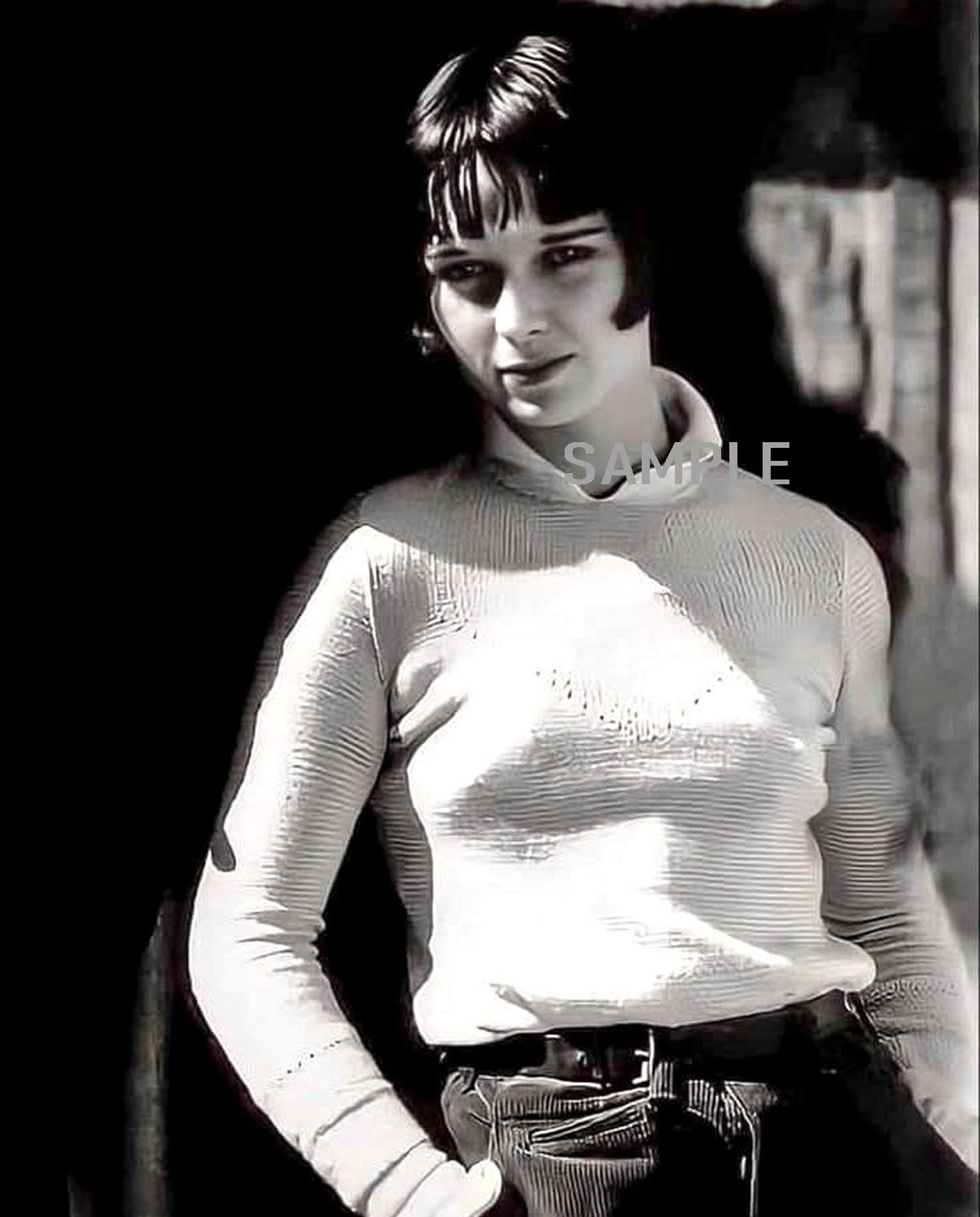 1928 Stunning LOUISE BROOKS  Photo (239-D)