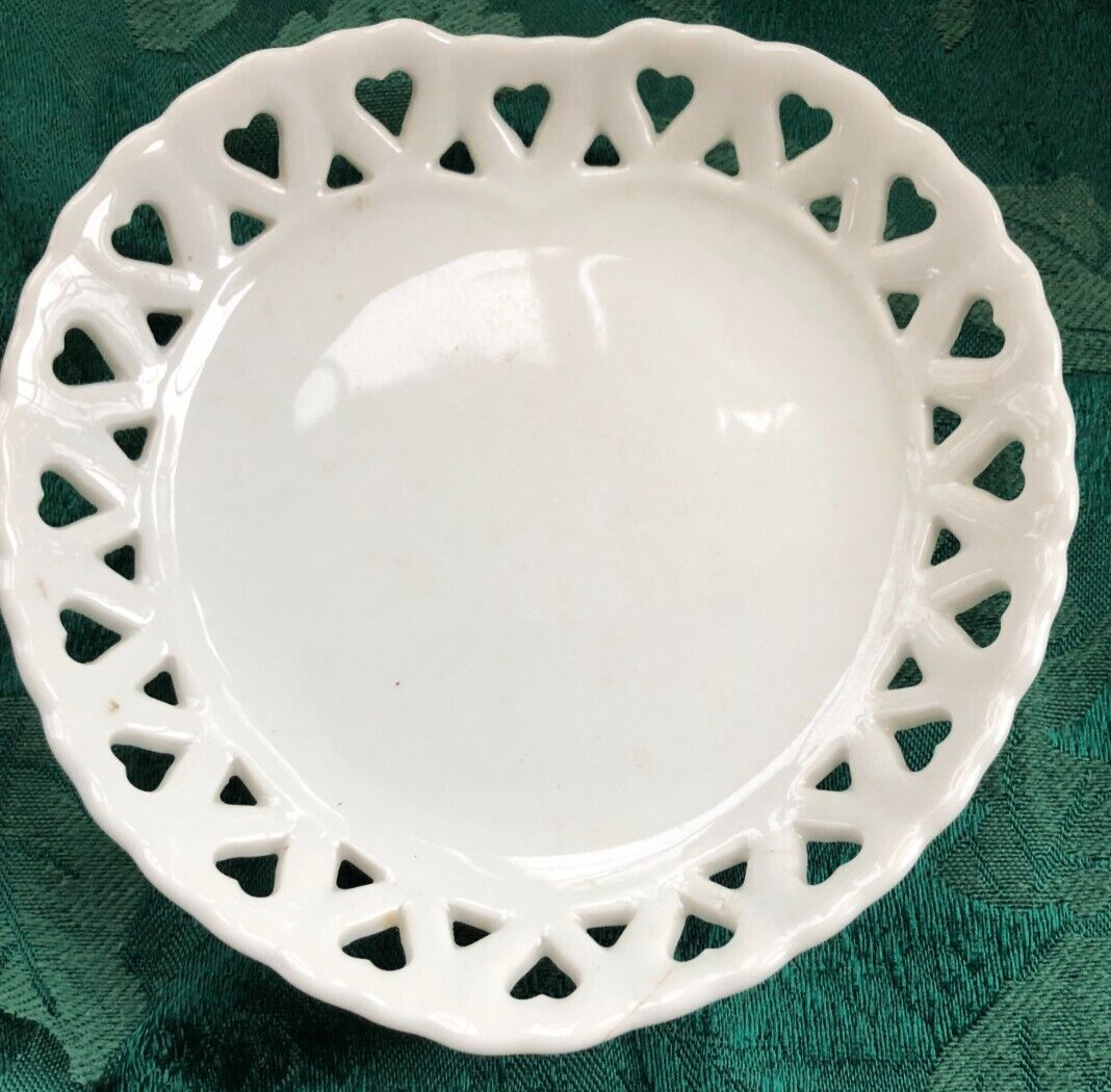 HEART SHAPED WHITE PORCELAIN PLATE / CANDY DISH