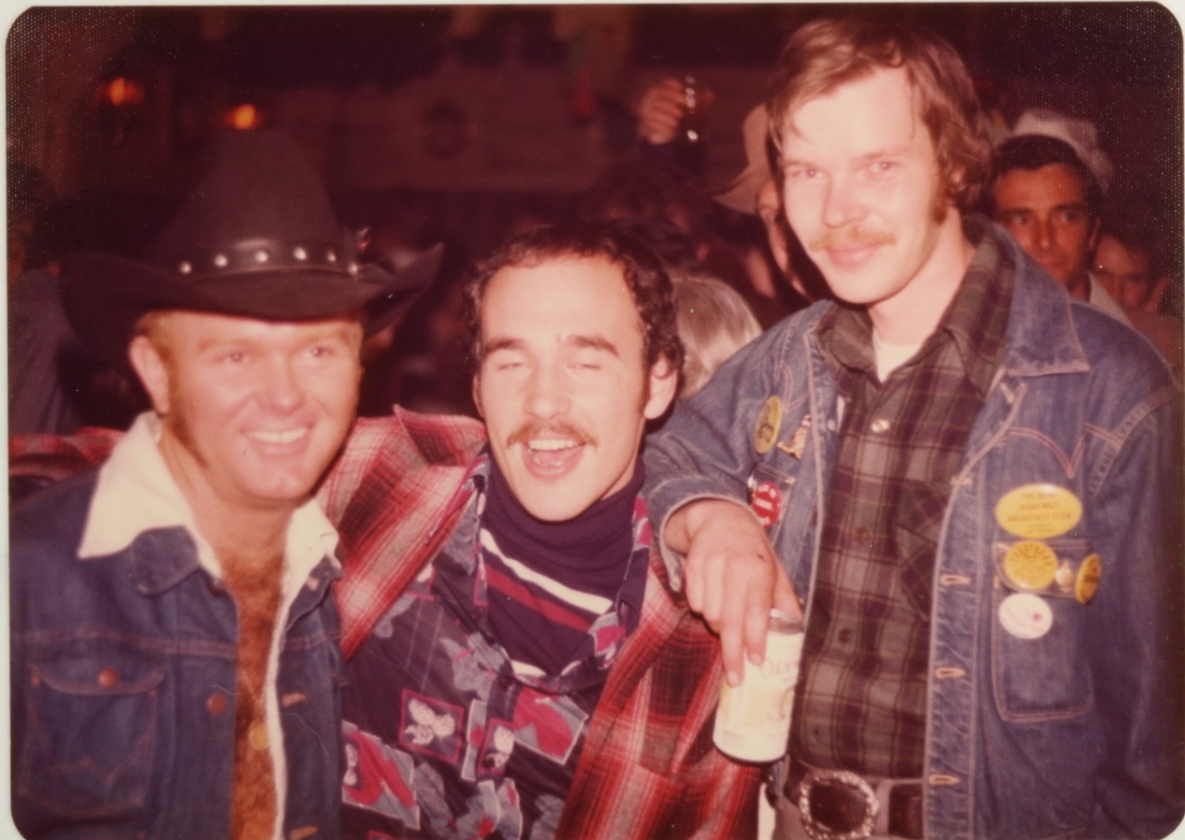 FOUND PHOTO - Three handsome affectionate gay men in denim 1970s