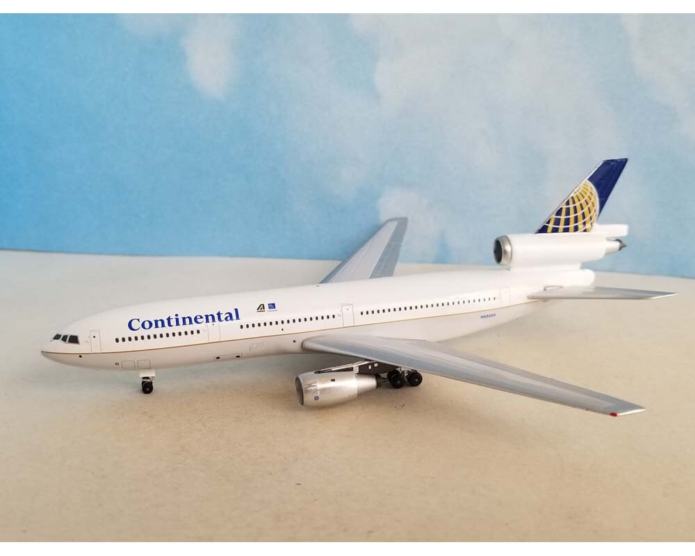 Aeroclassics AC411337 Continental Alitalia DC-10-30 N68060 Diecast 1/400 Model