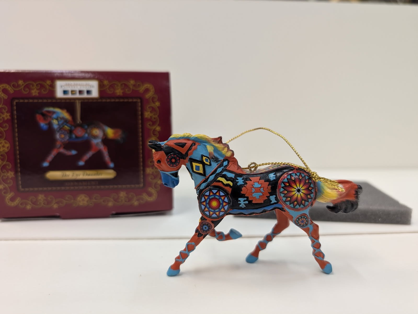 Trail of Painted Ponies EYE DAZZLER  2019 Christmas Ornament NIB #6003754