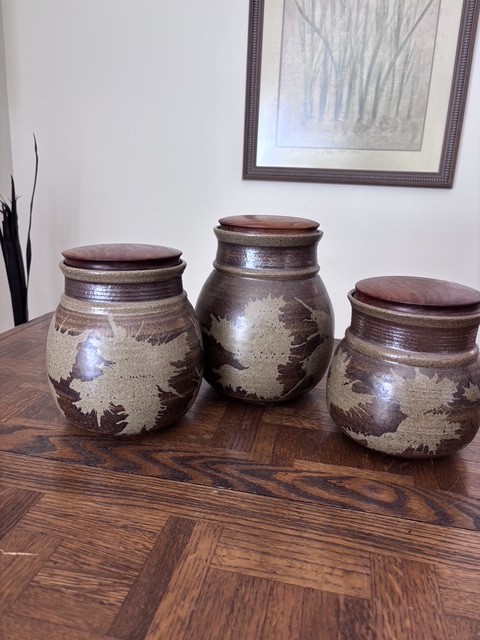 Victoria Littlejohn Hand Thrown Pottery Cansister Set 1972.Immac Cond   SIGNED