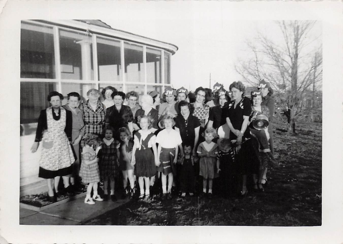 Jehovah\'s Witnesses Church Gathering Group Women Children Vtg Photo K25