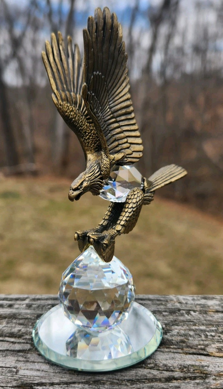 Vintage MANON Crystal Eagle Gold Tone Figurine on Mirror 5\