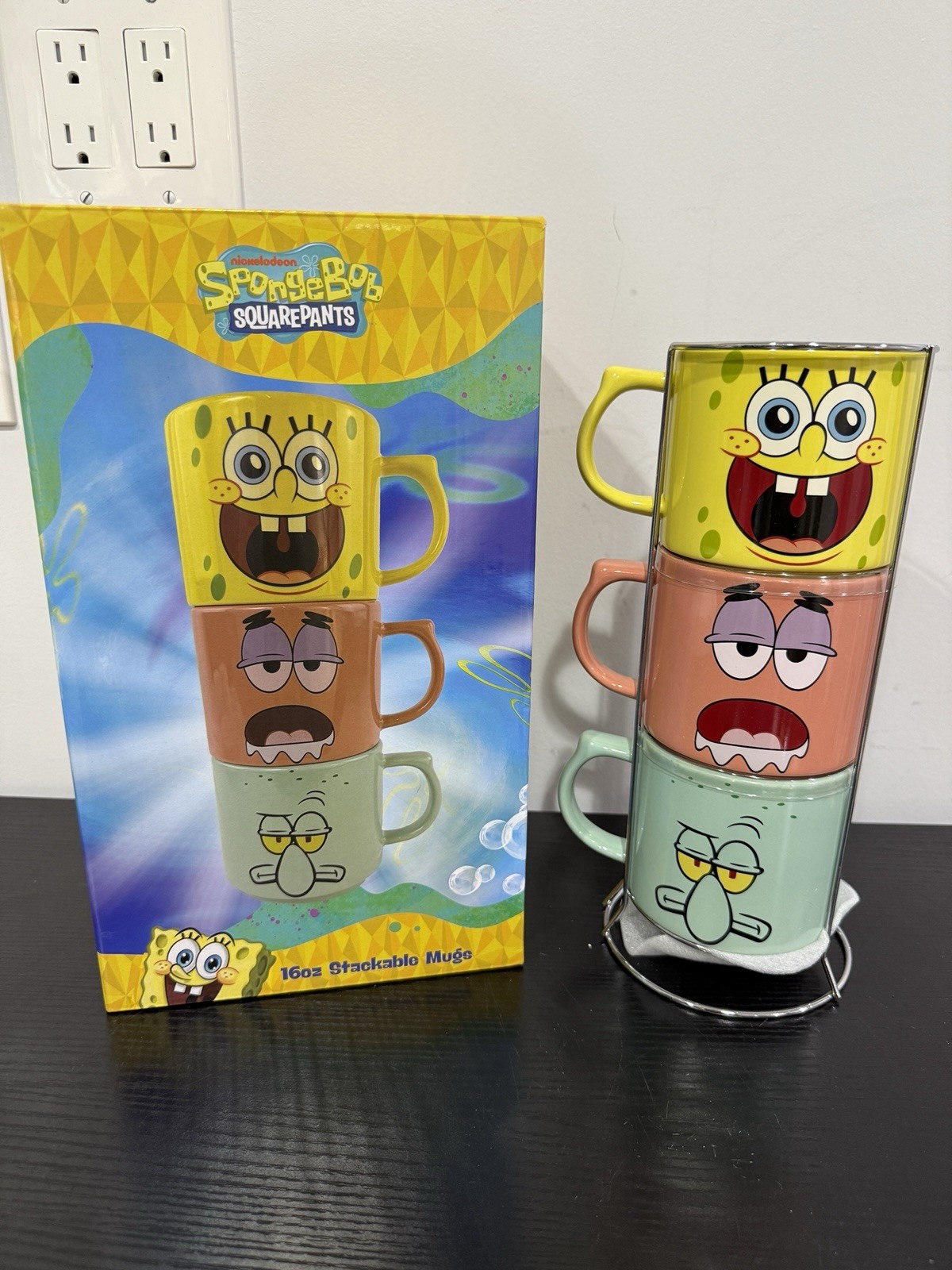 (Spencer’s Exclusive) Spongebob Square Pants stackable 3 mug set NEW