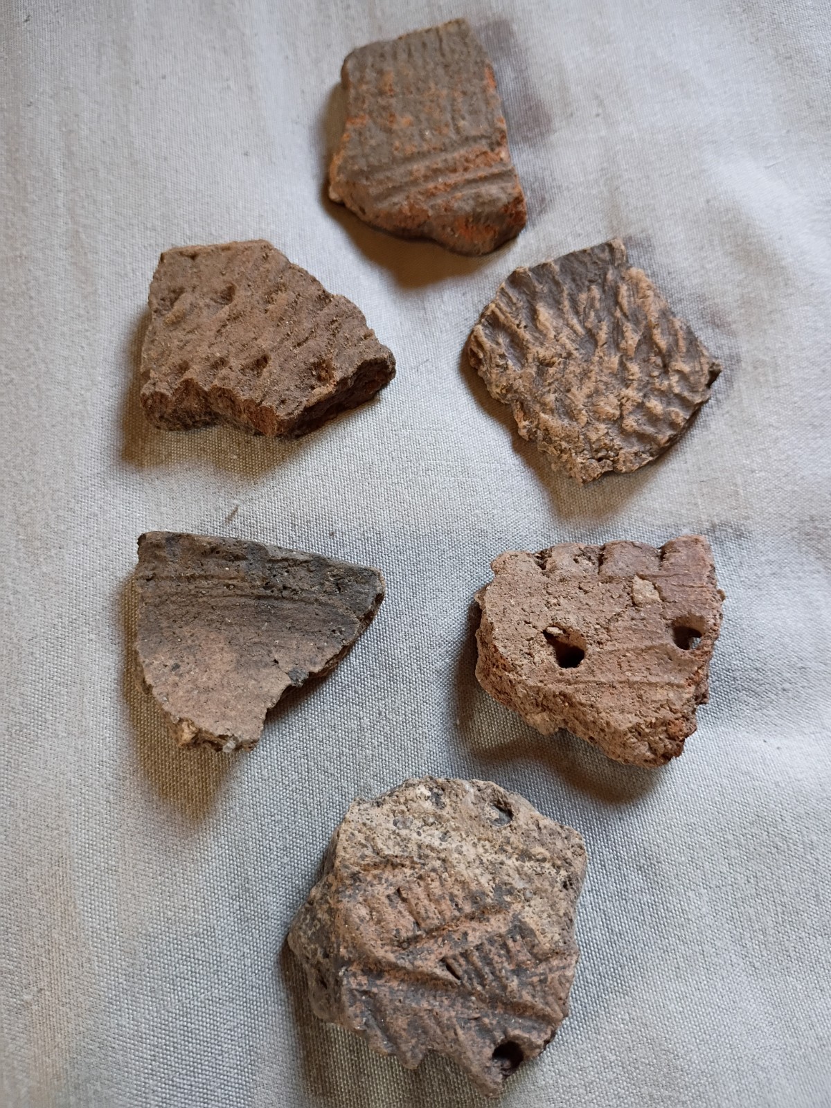 6 Pre Historic Native American Upper Mississippi River Valley Pottery Shards.