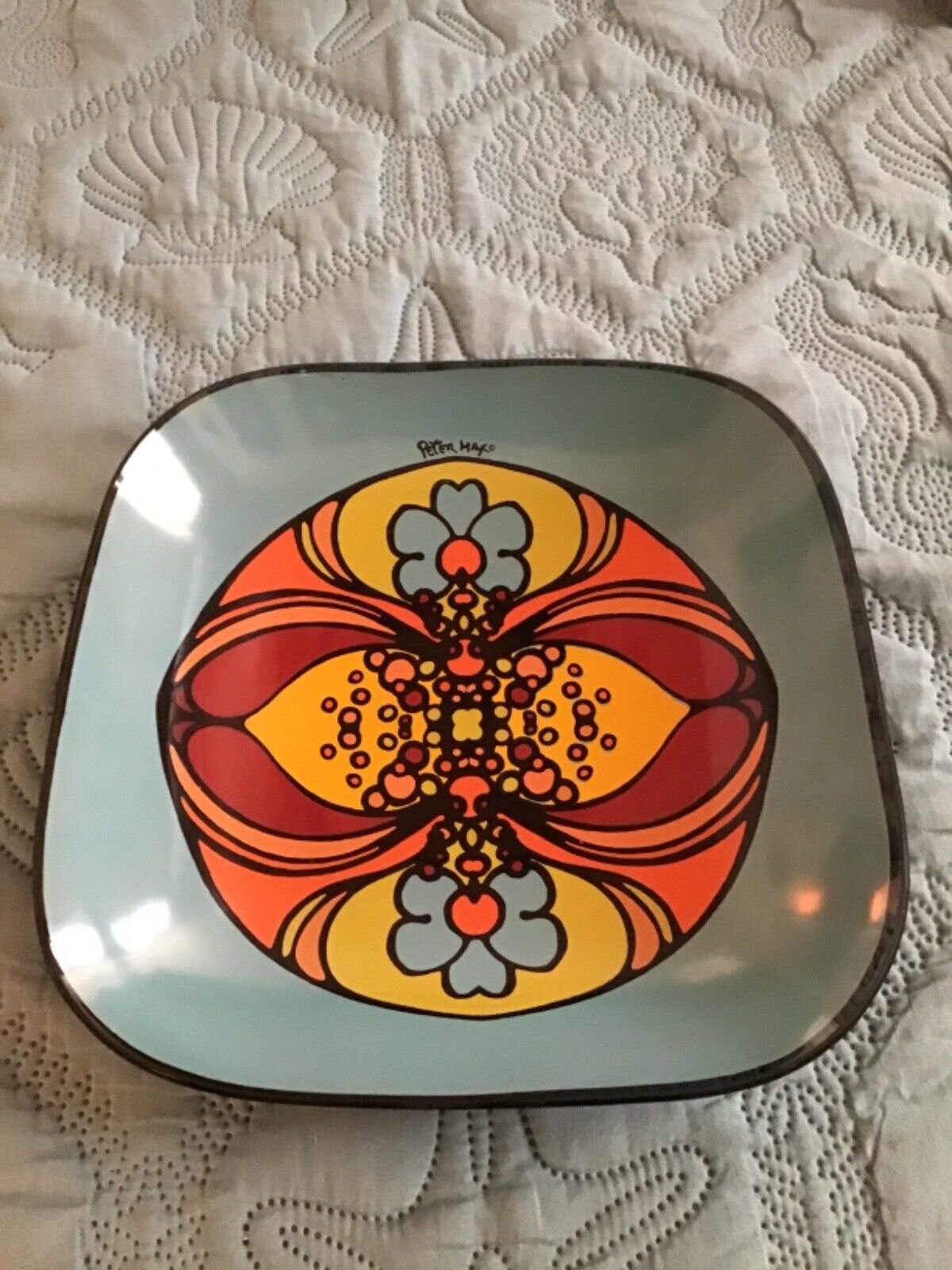 Vintage Peter Max glass bowl, signedIn excellent shape with no condition issues 