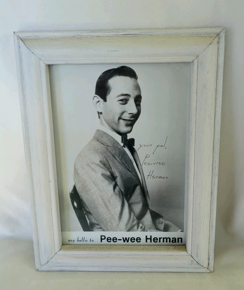 Rare Pee-Wee Herman Signed Photo & Pee-Wee Press Vol 4 No 1 1986  Fan Club Lot