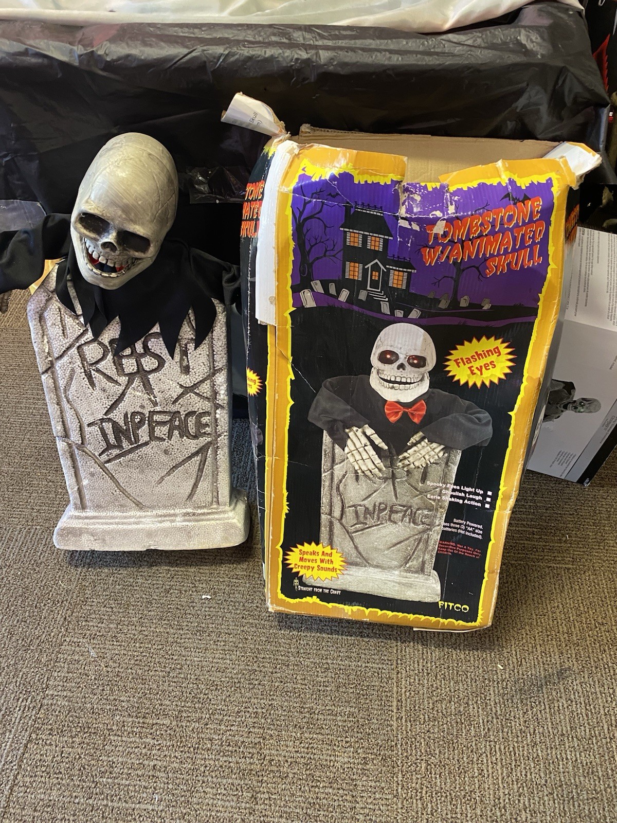Halloween Prop Incredibly Rare FITCO TOMBSTONE WITH ANIMATED SKULL. Works Rare