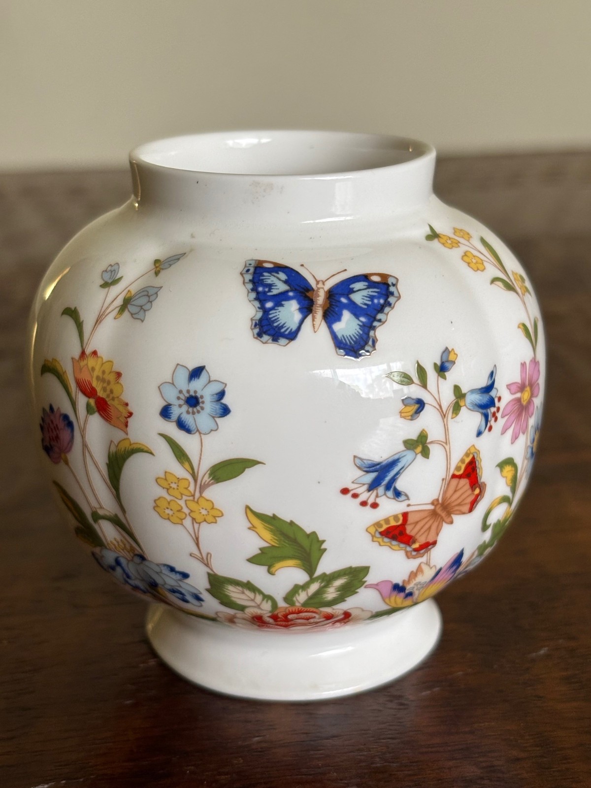 Vintage Aynsley Cottage Garden ball vase floral flowers butterflies 3 1/2 Vintage Aynsley Cottage Garden ball vase floral flowers butterflies 3 1/2