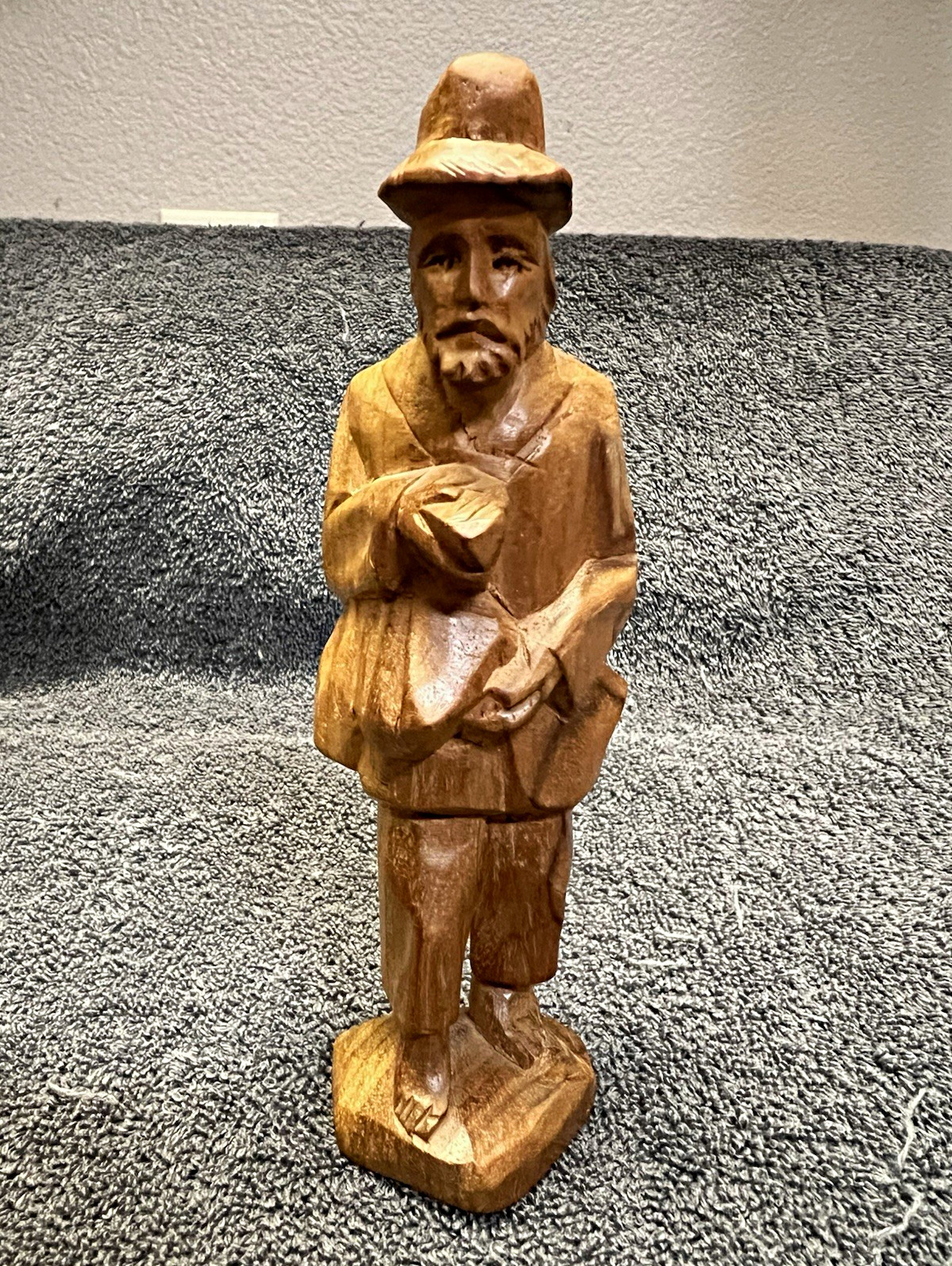 Vintage Hand Carved Wooden Man Figurine Folk Art Old Farmer Tramp Statue 6”