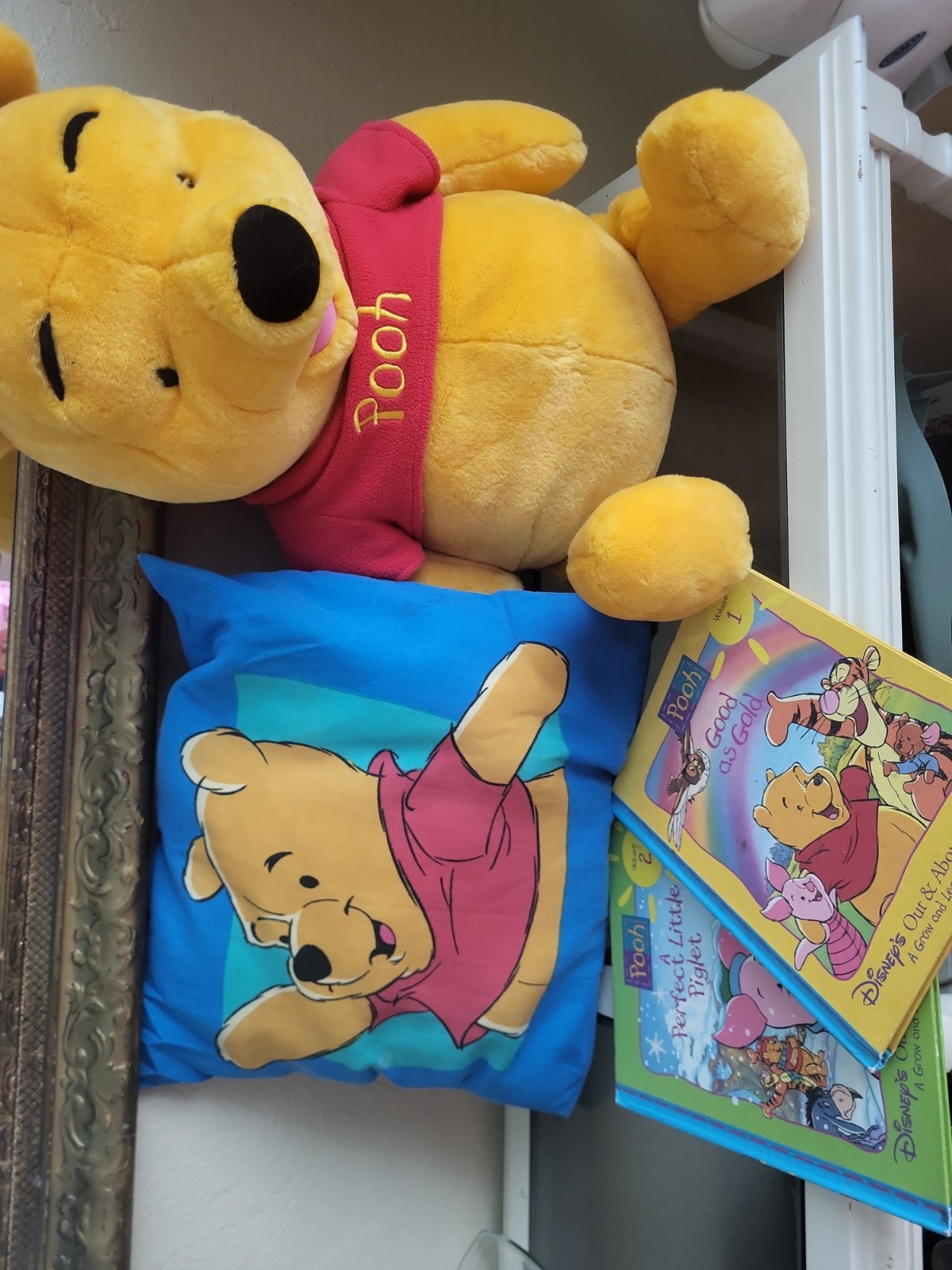 Vintage Winnie The Pooh HUGE Plush Bundle