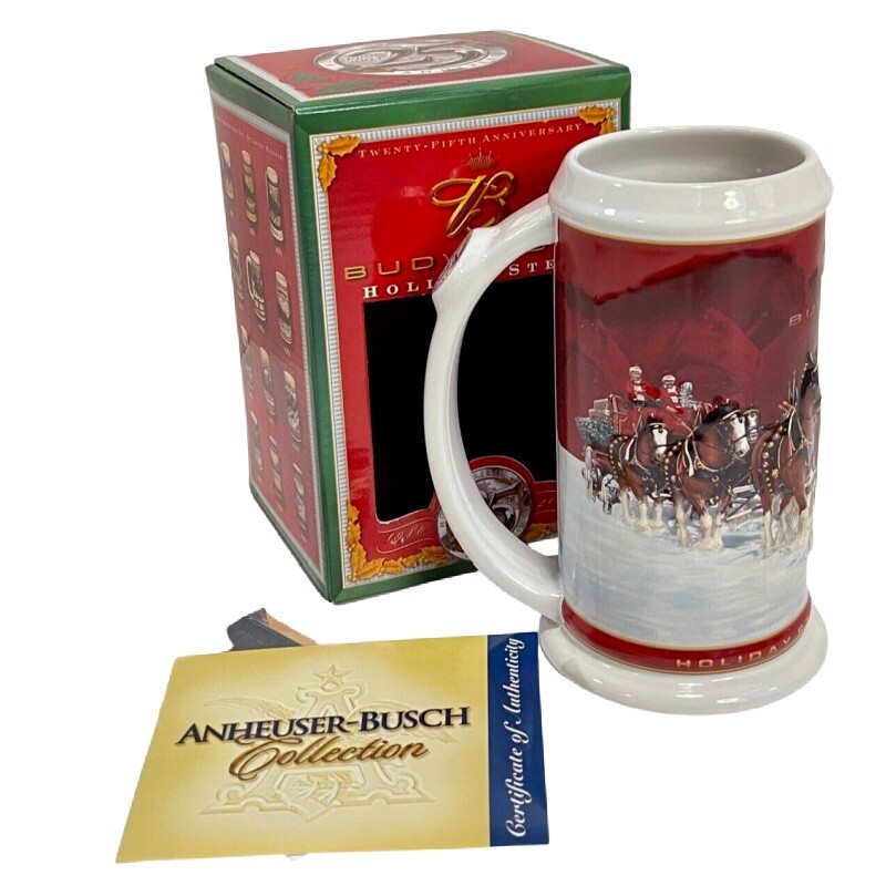 2004 Anheuser Busch Budweiser Holiday Christmas Beer Stein Clydesdales NIB 25th