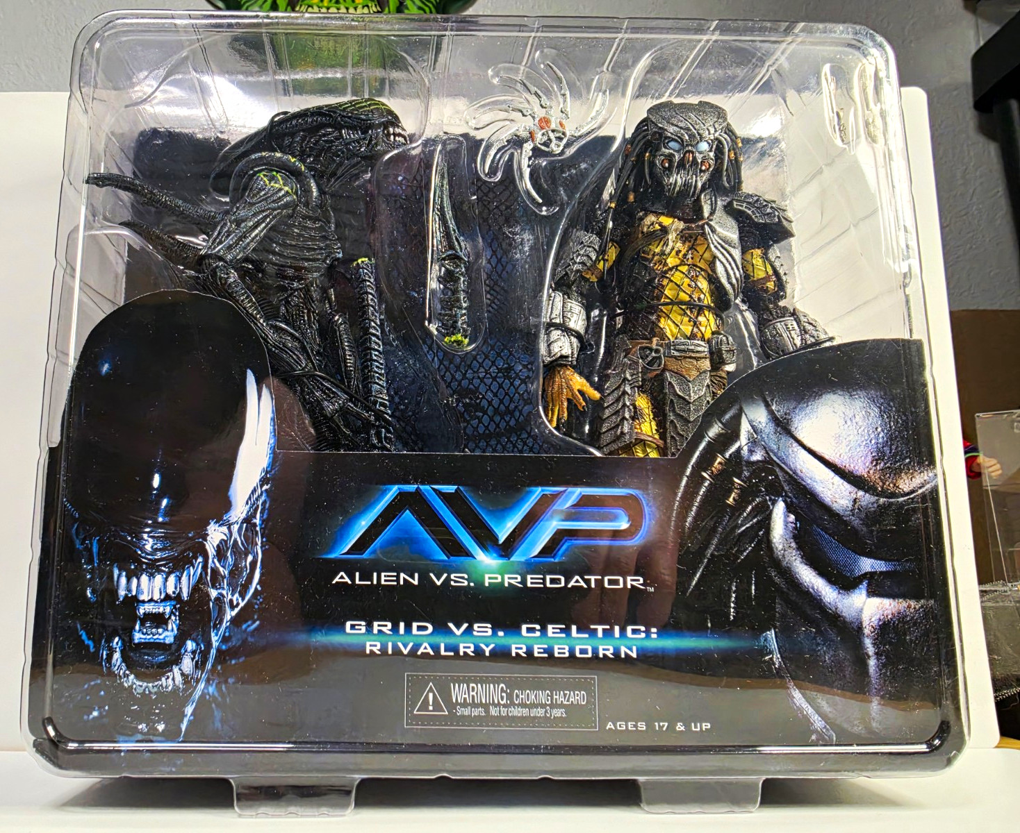 NECA AVP Alien vs Predator Grid vs Celtic Rivalry Reborn Figure Set