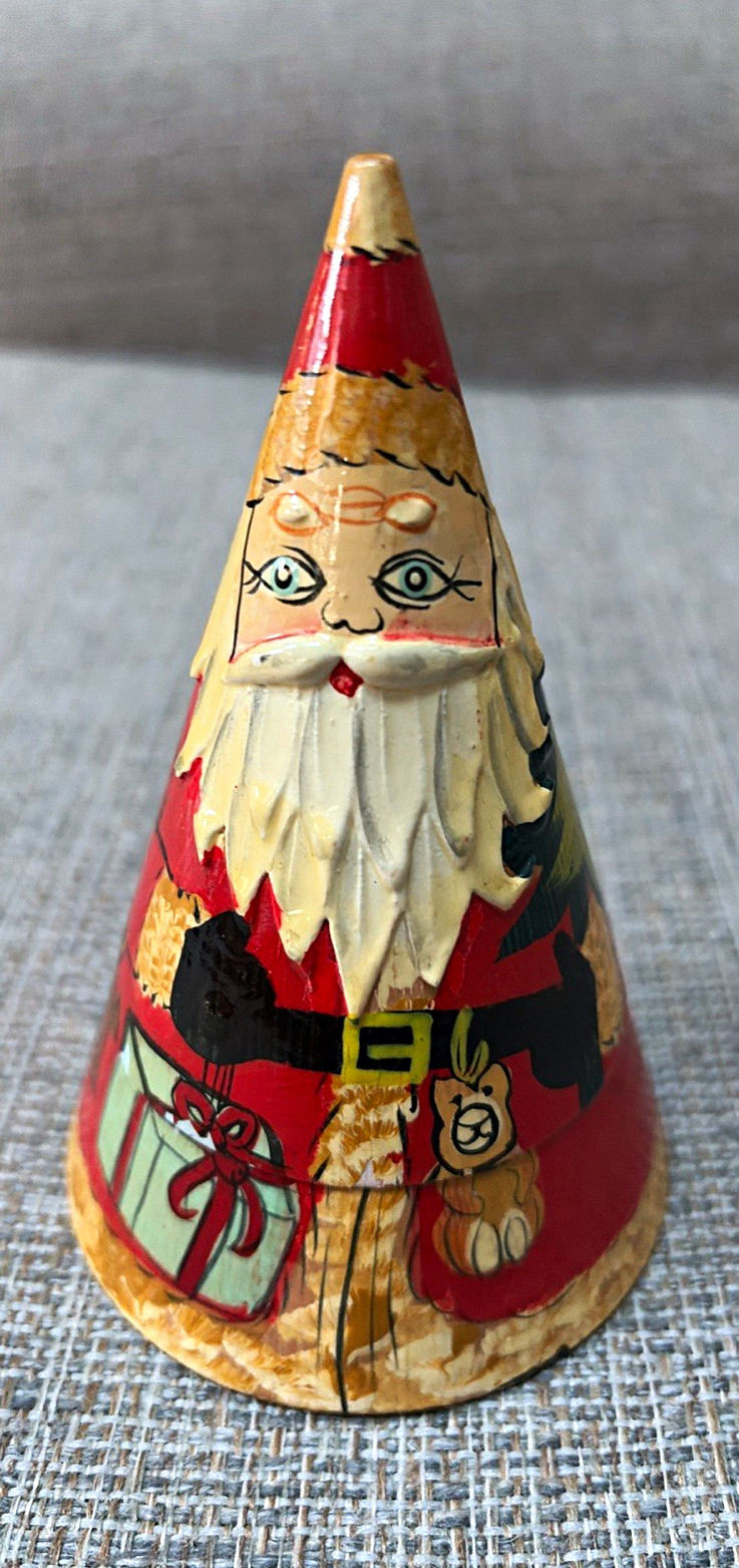 VTG Hand Painted Wooden Santa Cone Nesting Figurines Set, 3pc, Red Christmas VTG Hand Painted Wooden Santa Cone Nesting Figurines Set, 3pc, Red Christmas