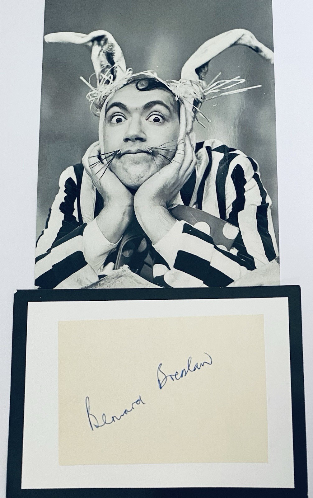 Bernard Bresslaw English Actor 1934 - 1993, Original 10 x 8 Signature Piece