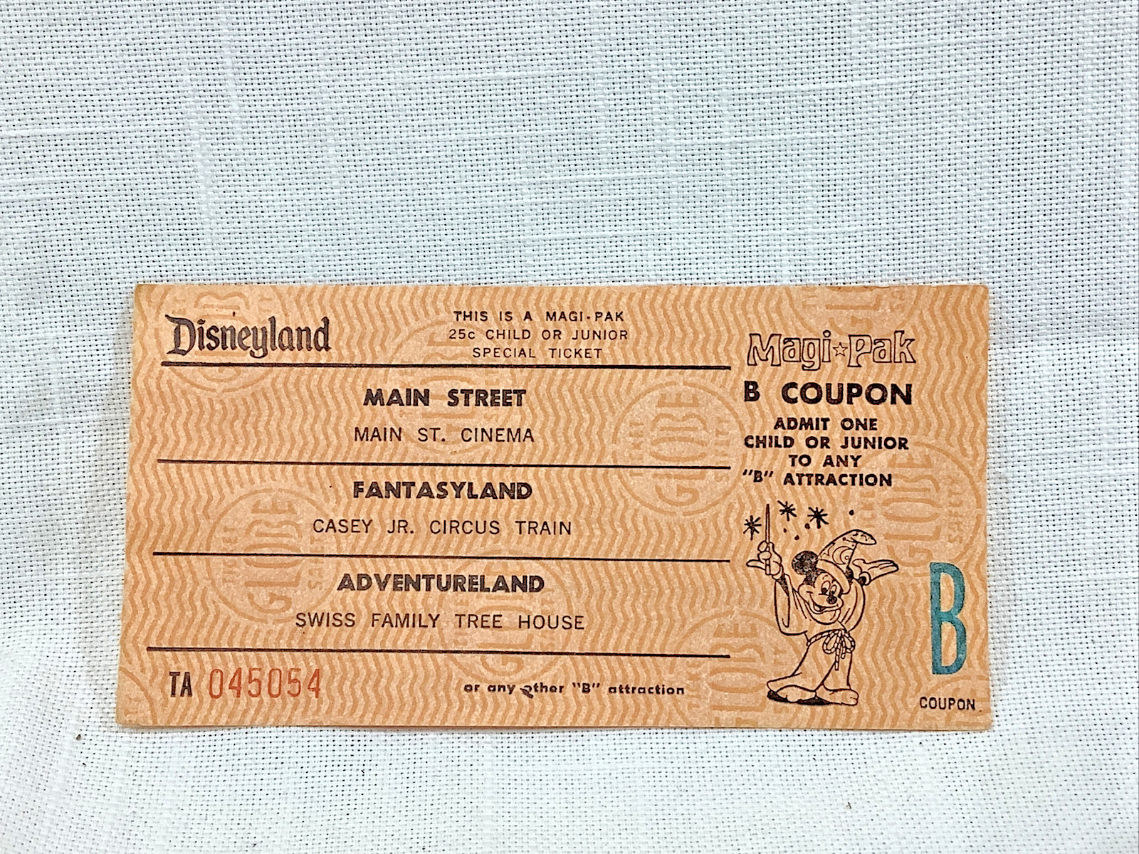 DISNEYLAND Extremely RARE VTG FROM 1960’s MAGI PAK B Ticket 1968 d2