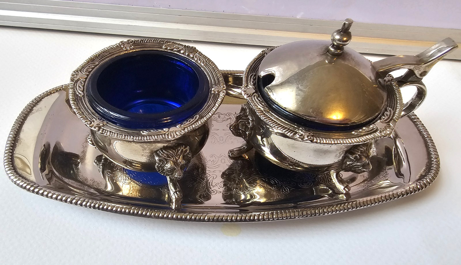 VINTAGE COBALT BLUE SALT CELLAR MUSTARD POT LION HEAD LEGS WITH TRAY