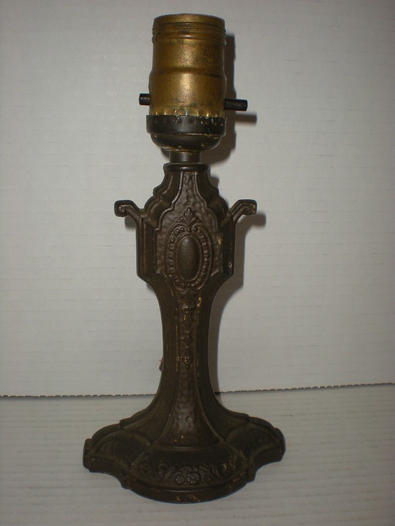 Antique 1905 - 1920 Small Metal Bronze Moorish Table Boudoir Lamp Arts & Crafts Antique 1905 - 1920 Small Metal Bronze Moorish Table Boudoir Lamp Arts & Crafts