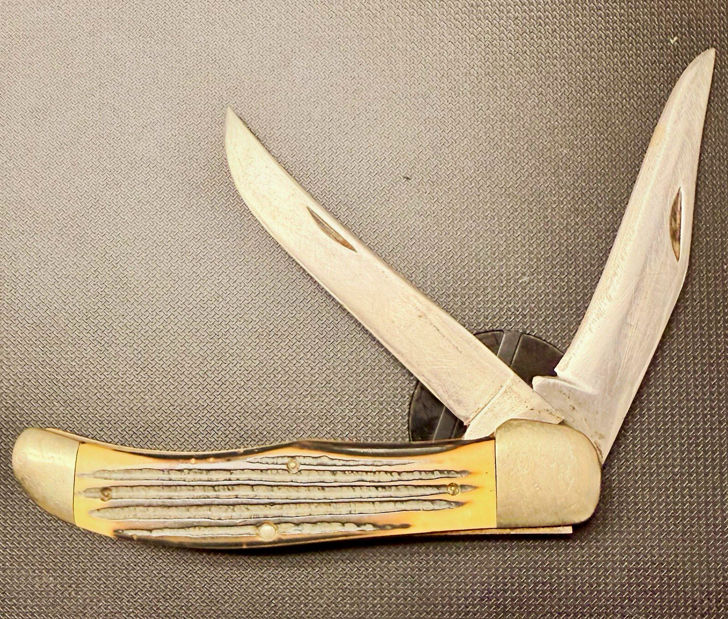 Vintage Queen Steel 39 2-Blade Folding Hunter Pocket Knife USA Winterbottom⁠