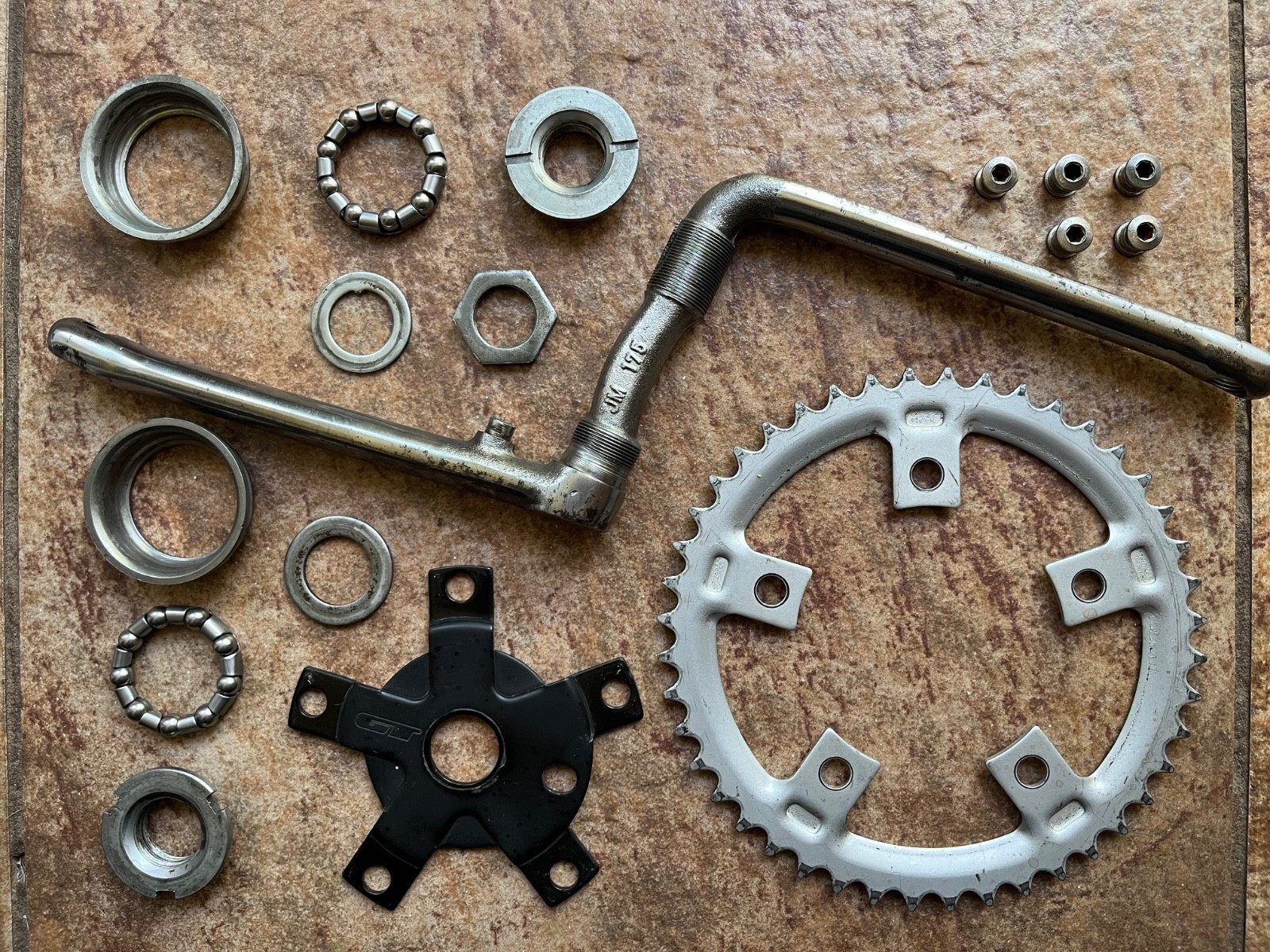 Complete 90s GT CRANKS & BOTTOM BRACKET Old Mid School BMX 44T Sprocket Dyno BB