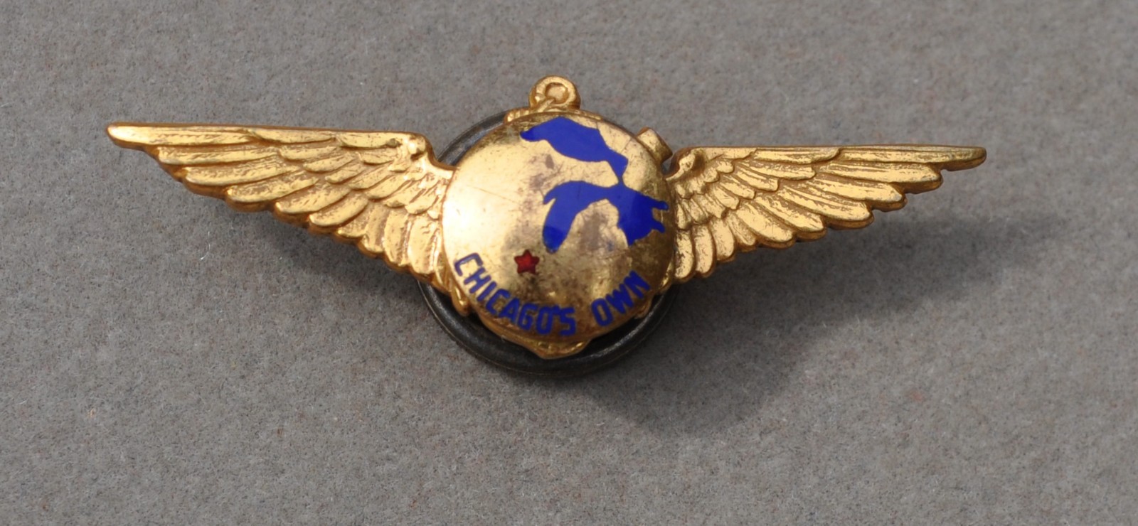 VINTAGE CHICAGO’S OWN WINGS PIN