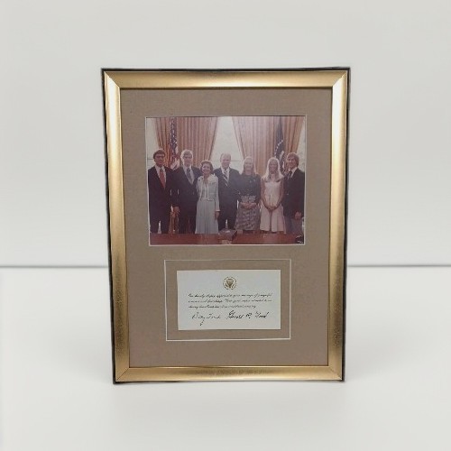 1974 ORIGINAL PRESIDENT GERALD FORD FAMILY  PHOTO CUSTOM FRAMED 13.5X17.5