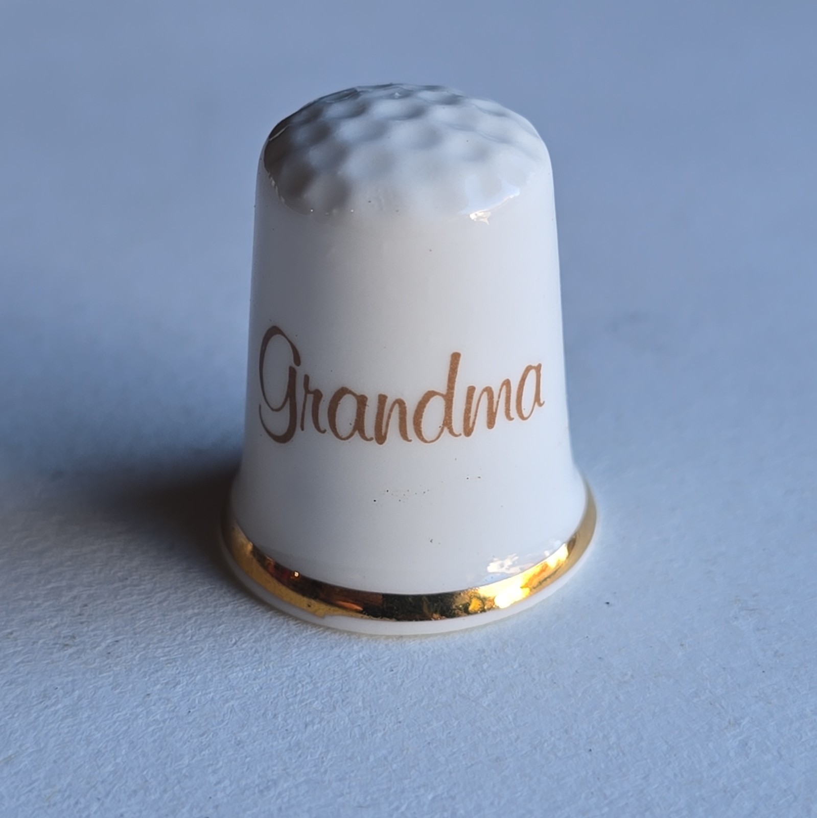Vintage Grandma Thimble Porcelain gold gilding NEW
