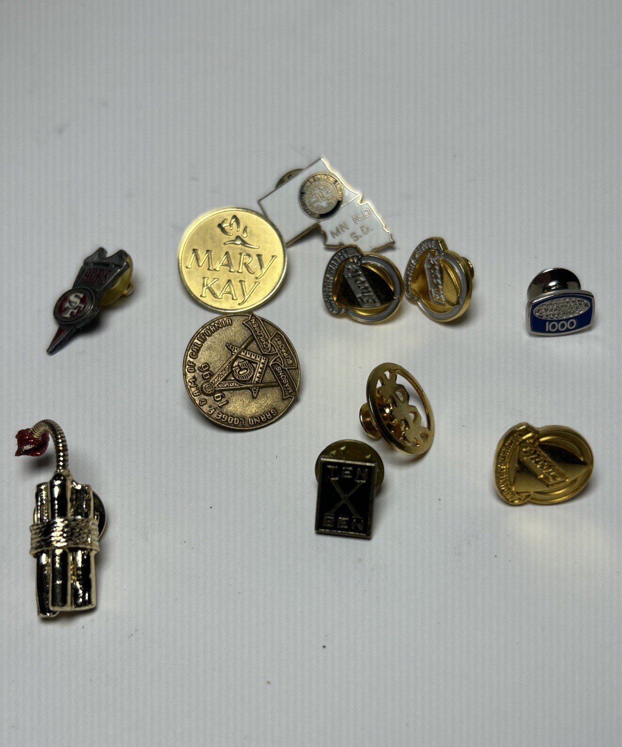 11 vintage Metal pin button Lot