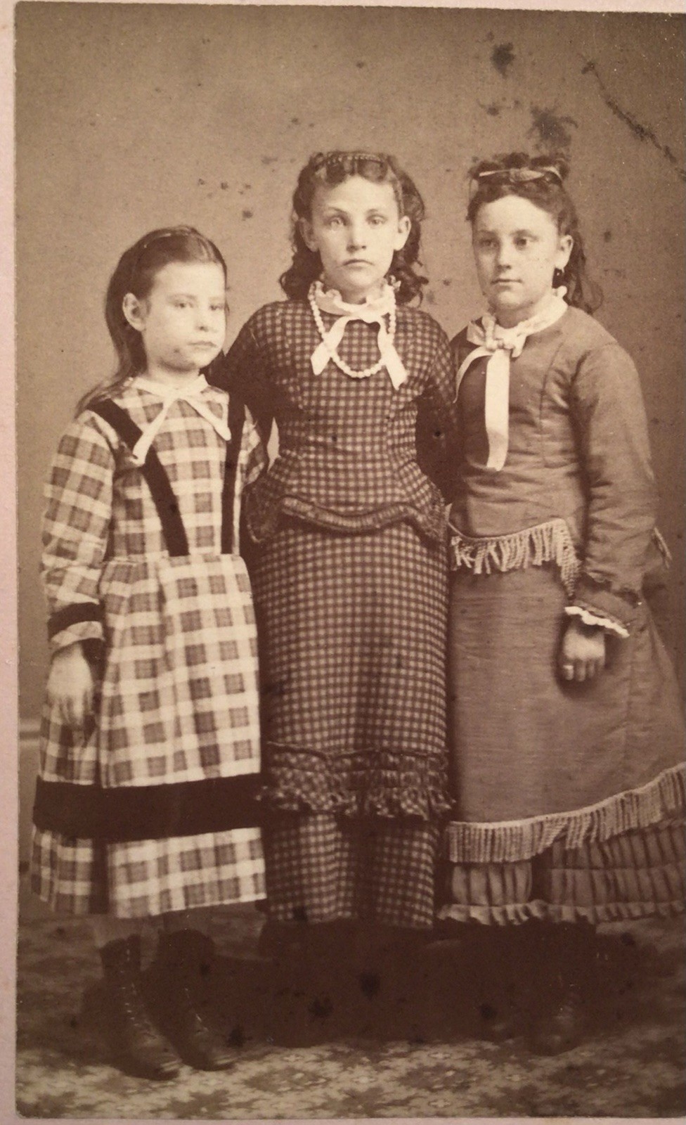 Antique 1870’s CDV PHOTO Three Lovely School Girl Young Ladies Sisters