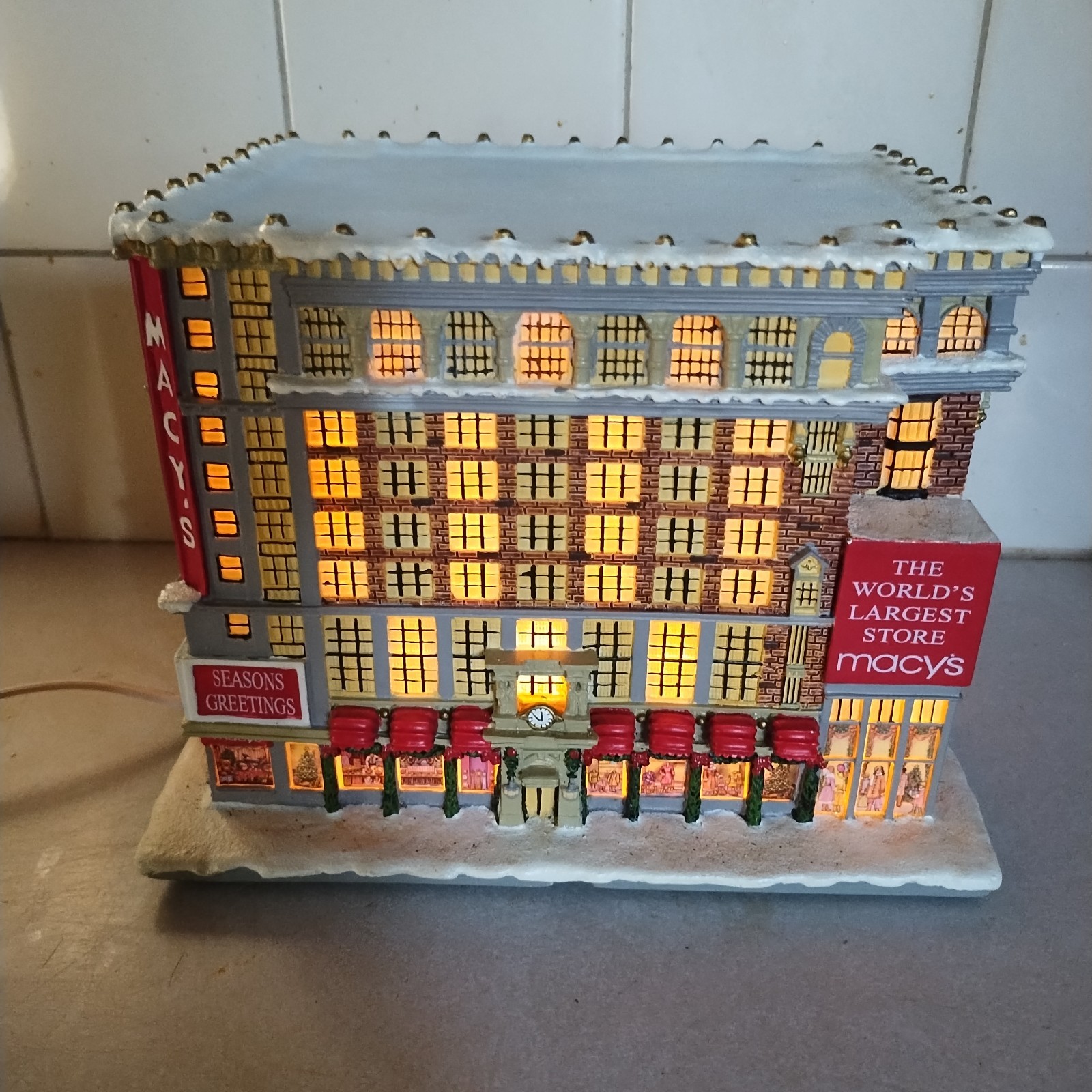 Hawthorne Village Christmas In New York Macys Dept Store MISSING SANTA