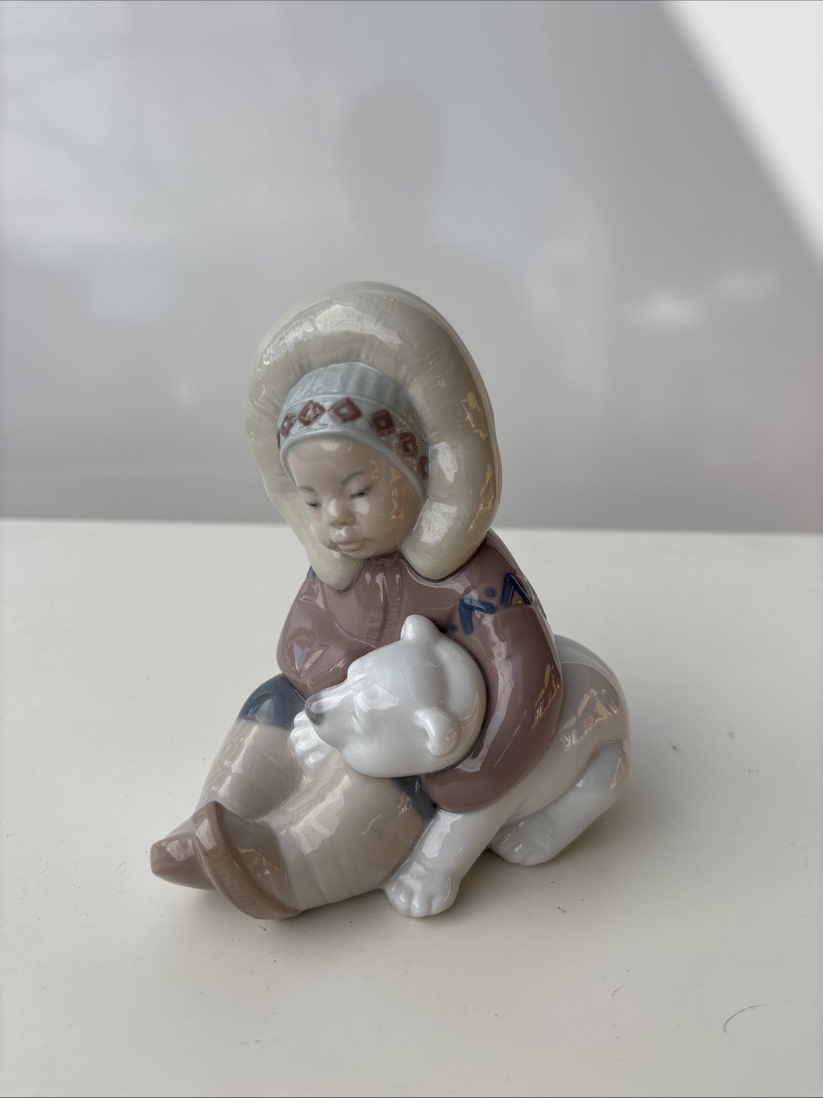 LLADRO Porcelain Figurine #1195 ESKIMO PLAYING Child w/ Polar Bear Retired Spain