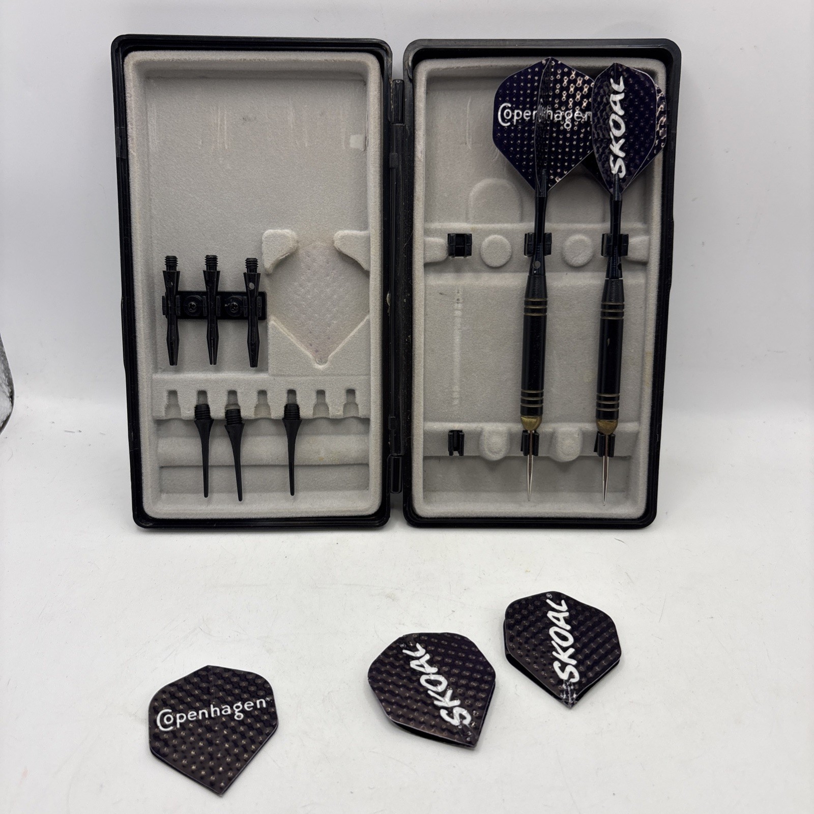Copenhagen & Skoal Outfitters 2 Darts Set In Original  Sleeve  Belt  Carry Case