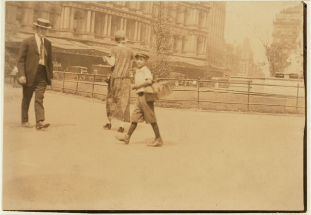Bootblack,Shoe Shiner,City Hall Park,New York City,Lewis Wickes Hine,1924,2