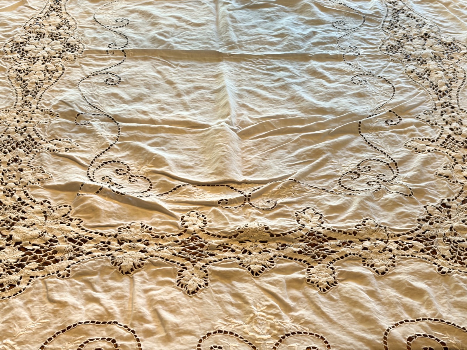 Vintage Madiera Style Linen Table Cloth 64 Vintage Madiera Style Linen Table Cloth 64