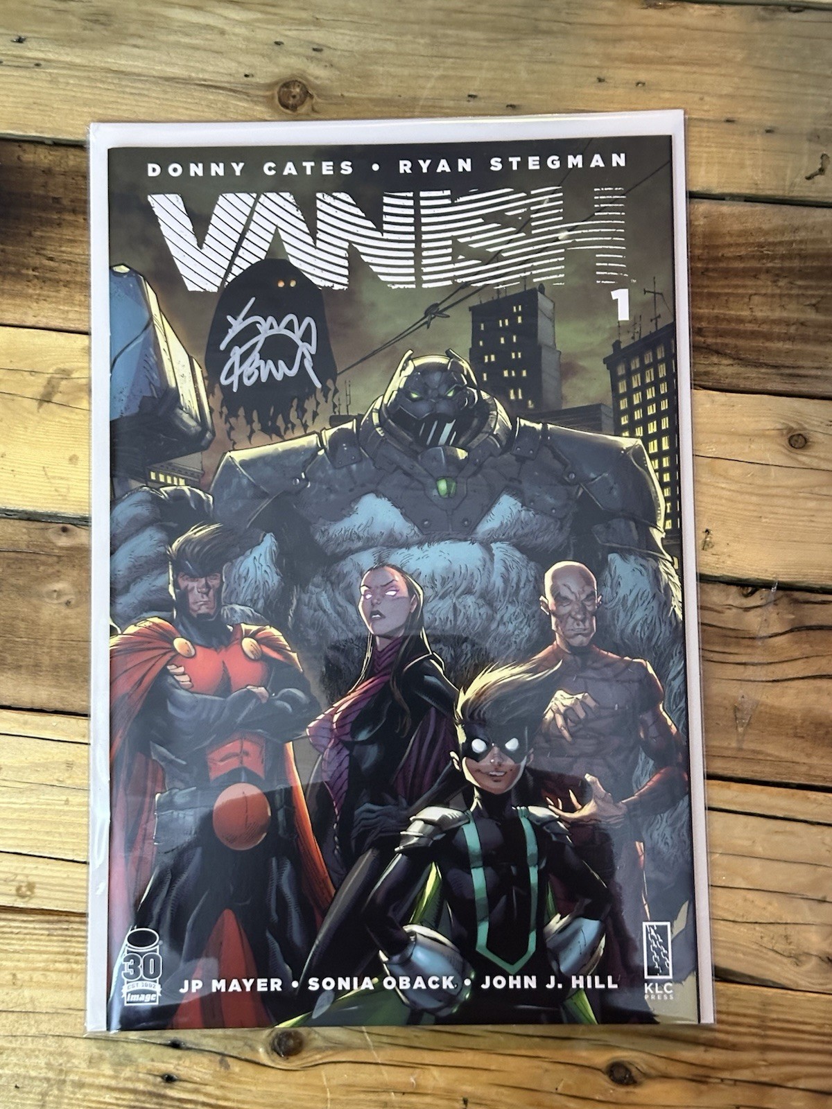 VANISH #1 Ryan Stegman Exvlusive Trade Dress Signed W/ COA