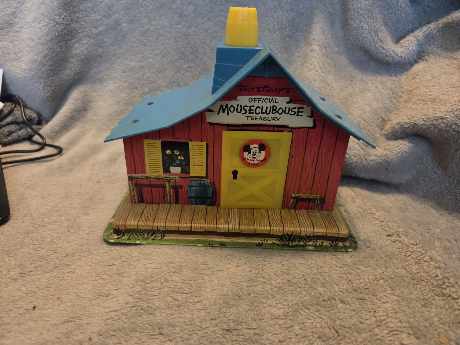WALT DISNEY'S  MICKEY MOUSE CLUB  CLUBHOUSE  BANK  MATTEL  1957 W/Keys
