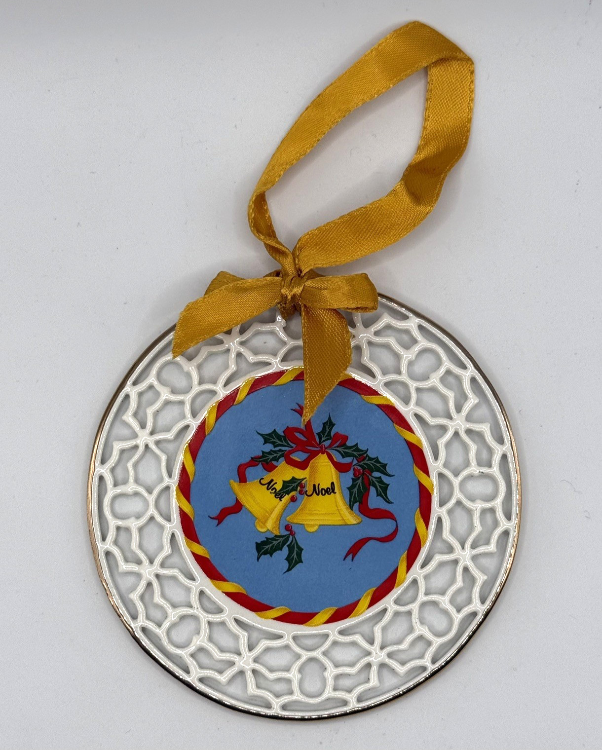 Villeroy & Boch Round Two Sided Flat Pierced Bells Christmas Ornament Vtg w/box Villeroy & Boch Round Two Sided Flat Pierced Bells Christmas Ornament Vtg w/box